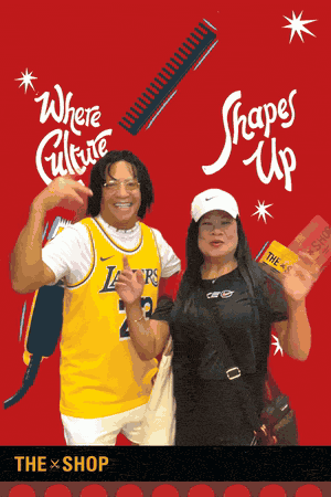 Sample GIF 3 from the URBNevents ring light photo booth at The Shop, Fanatics Fest NYC